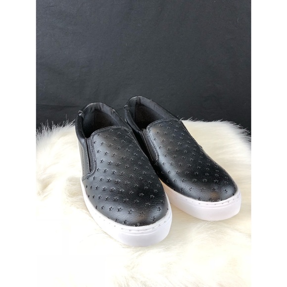 Shoes - NWOT slide on shoes